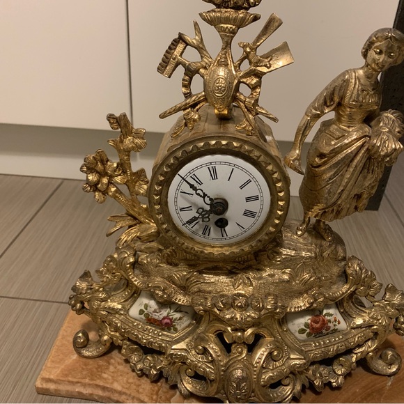 antique-19-th-century-gilt-mantle-clock - Picture 3 of 8
